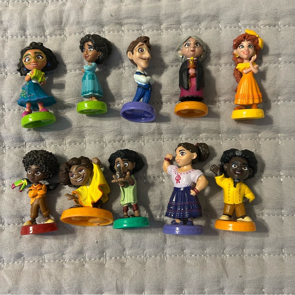 Encanto Character Figurine Set